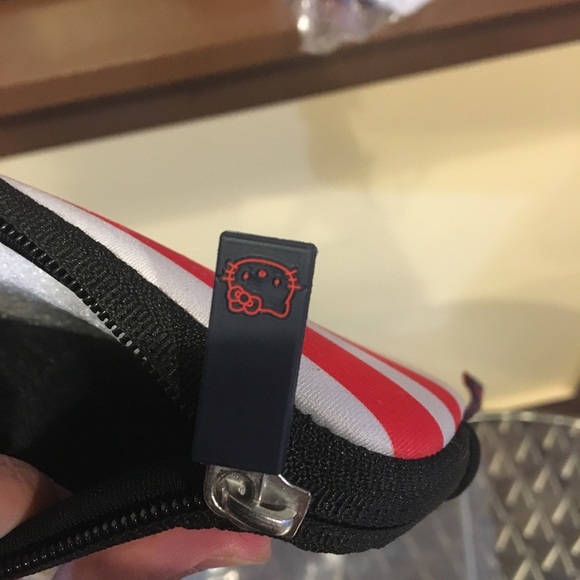 NEW Hello Kitty IPAD tablet laptop case - Picture 3 of 5